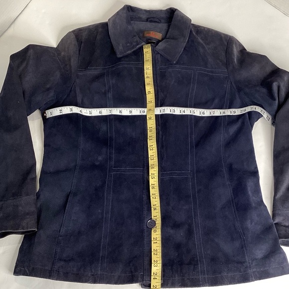 Danier woman’s Mid Legnth, blue suede Button Up jacket, Xl - Picture 5 of 13